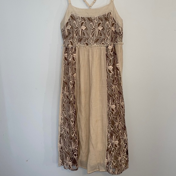 Altar'd State Dresses & Skirts - Altar’d State Women’s Tan Gauze with Tan/Brown Appliqué Floral Print Size Medium